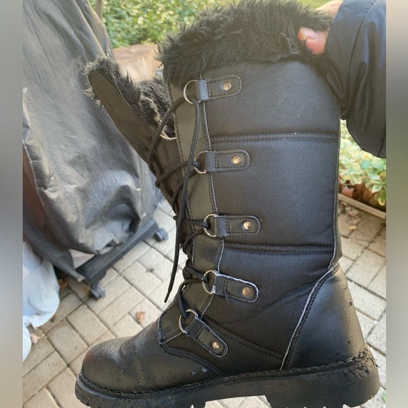 Women’s black winter boots! - Picture 1 of 5